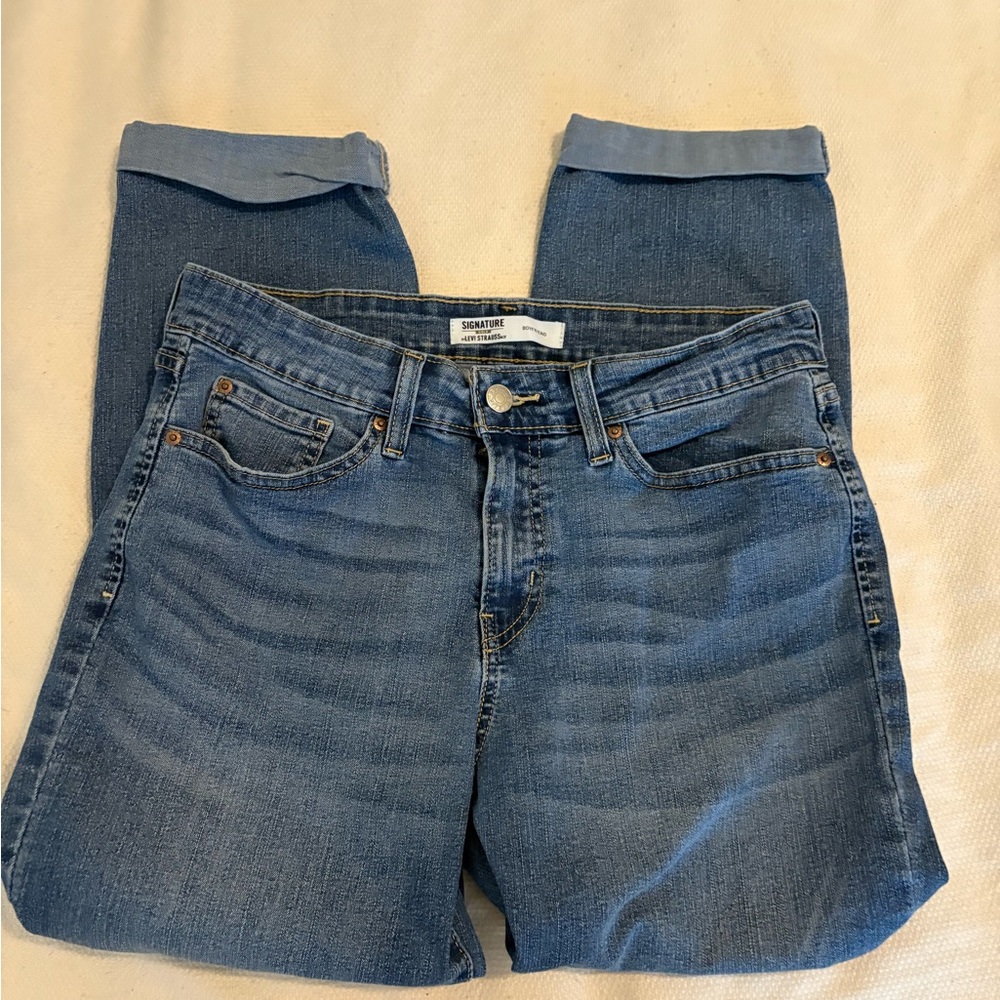 Signature by Levi Strauss Women's Light Blue Straight Leg Jeans